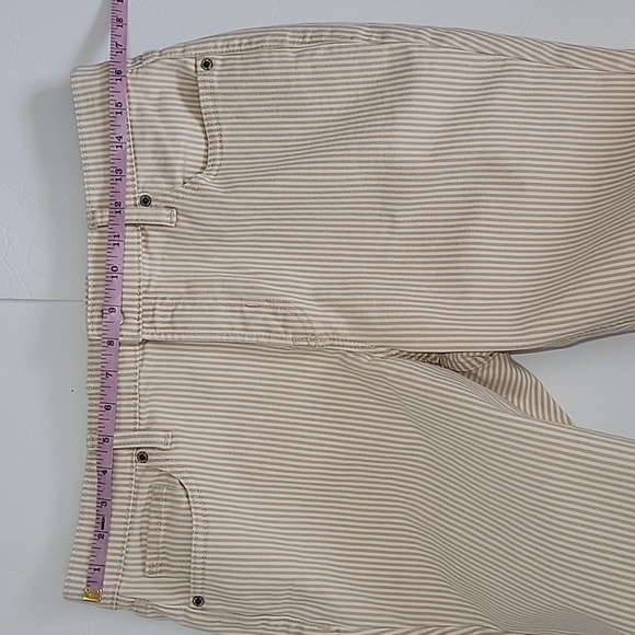 OLD NAVY MID-RISE BOY FRIEND Cut-Off JEANS/ SIZE 10. - Picture 6 of 11